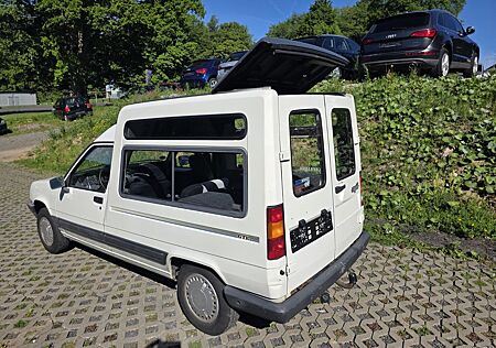 Renault Rapid mit AHK sehr sauber