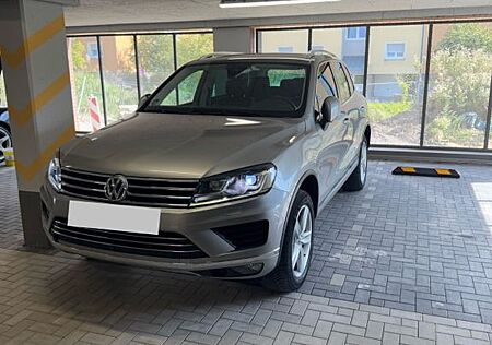VW Touareg Volkswagen 3.0 V6 TDI Unfallfrei Service Vollausst