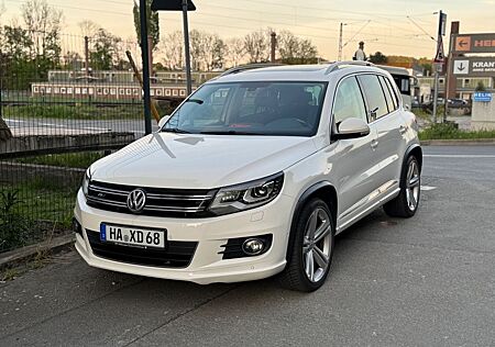 VW Tiguan Volkswagen 2.0 TDI DSG 4MOTION Sport & Style Spo...