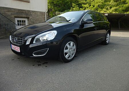 Volvo V60 D4 Geartronic LEDER,NAVI,XENON,AUTOMATIK,SSD