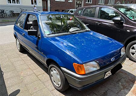Ford Fiesta 1.1i GFJ MK3 50PS USB-C Magsafe