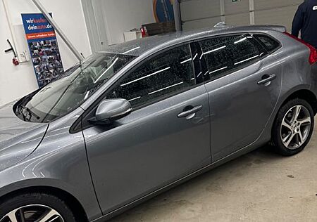 Volvo V40 D2 Geartronic Momentum Momentum