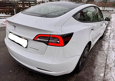 Tesla Model 3 /LONG RANGE AWD DUAL MOTOR 63TKM WÄRMEPUM