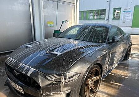 Ford Mustang 5.0 Ti-VCT V8