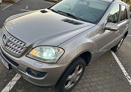 Mercedes-Benz ML 320 CDI 4MATIC XENON AHK PANORAMA LEDER