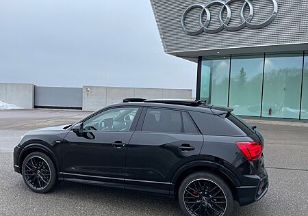 Audi Q2 S tronic quattr S line Competition Matrix AHK