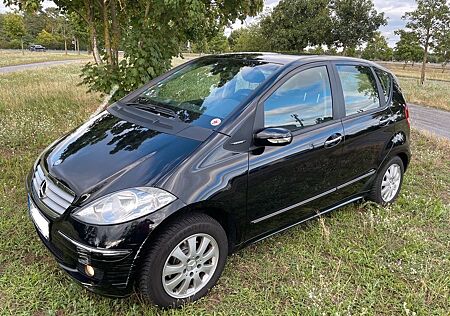Mercedes-Benz A 150 ELEGANCE; TÜV 03/26; 2 Vorbes.; Klima; AHK
