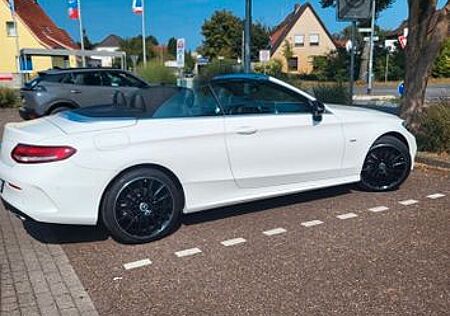Mercedes-Benz C 180 Cabrio AMG Night Edition!