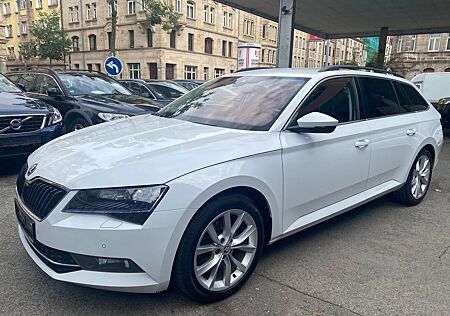 Skoda Superb 2.0 TDI Ambition Combi NAVI XENON
