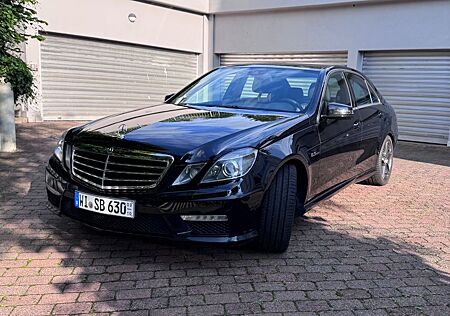 Mercedes-Benz E 63 AMG E63 AMG V8 6.3L Sauger * Deutsches Fahrzeug