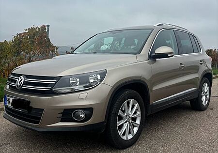 VW Tiguan Volkswagen 2.0 TDI BlueMotion Tech Sport & Style...