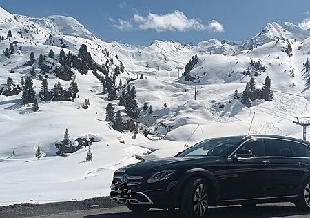 Mercedes-Benz E 220 d 4MATIC T All-Terrain Autom. All-Terrain
