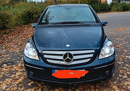 Mercedes-Benz B 200 -