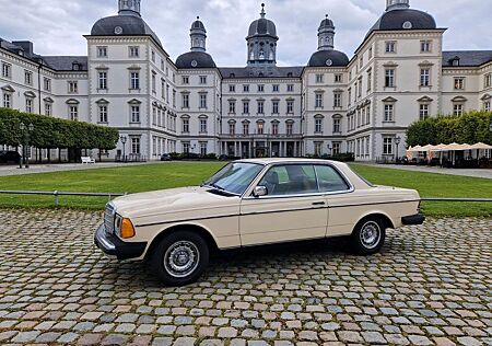 Mercedes-Benz 300 CD Turbodiesel c123