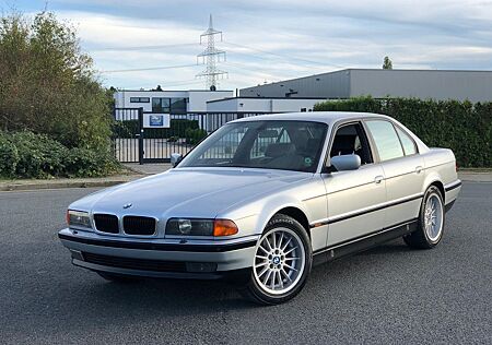 BMW 740i E38 Motor und Karosserie