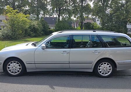 Mercedes-Benz E 280 T ELEGANCE Elegance