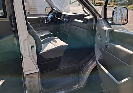 VW T4 Caravelle Volkswagen 1.9 TD Standard