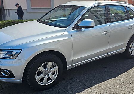 Audi Q5 2.0 TDI S tronic quattro -