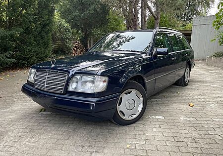 Mercedes-Benz 300 124 E300 Diesel Kombi sehr gepflegt