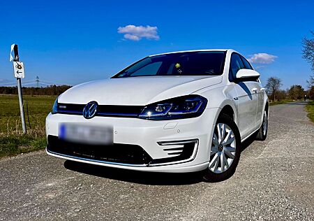 VW Golf Volkswagen e-,HU 7/25,Garantie,ACC,CCS,WP,Sound.,Kamera