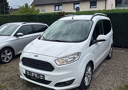 Ford Tourneo Courier Titanium Navi