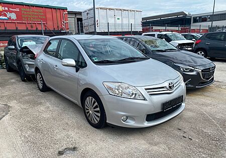 Toyota Auris Life