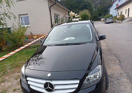 Mercedes-Benz B 200 CDI 4MATIC DCT -