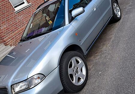 Audi A4 1.8 Avant -