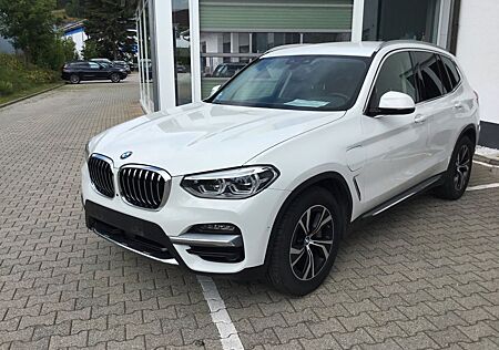BMW X3 xDrive 30 e Luxury Line HUD Navi Prof. DAB