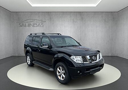 Nissan Pathfinder 2.5 dCi Leder/Schiebedach/7xSitzer