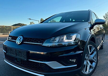 VW Golf Volkswagen Alltrack 4Motion Leder Pano Keyles Dynaudio