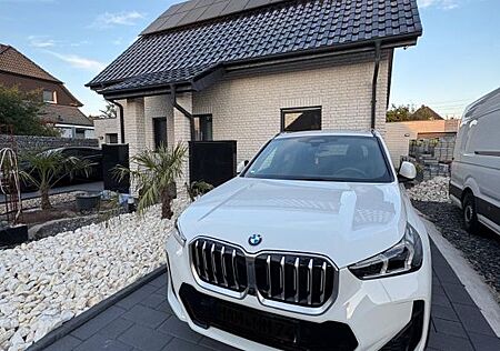 BMW X1 xDrive23d M Paket - 360 - HEAD UP - GARANTIE