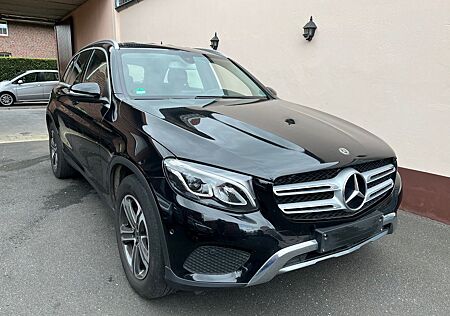 Mercedes-Benz GLC 250 4Matic 1 Hand Navi Led R-cam Ahk uvm...