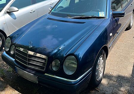 Mercedes-Benz 200