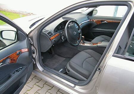 Mercedes-Benz E 200 Kompressor T-Modell W211 Elegance