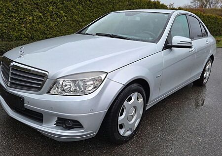 Mercedes-Benz C 180 CGI Limousine BlueEfficiency AUTOMATIK