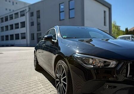 Mercedes-Benz CLA 180 *Widescreen+Ambiente+Mercedes Garantie*