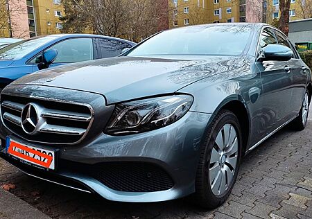 Mercedes-Benz E 200 Autom. -