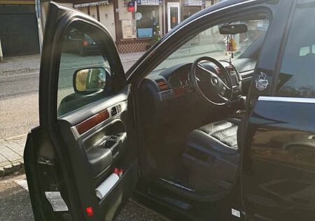 VW Touareg Volkswagen 2.5 TDI DPF Tiptronic Kong Kong
