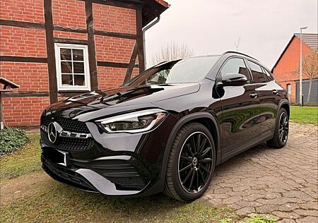 Mercedes-Benz GLA 200 4MATIC AMG LINE AHK, PANO, RFK, Burmeste
