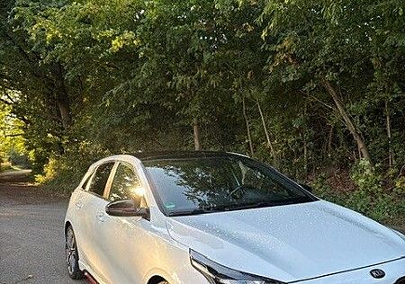 Kia Cee'd / Ceed 1.6 T-GDI DCT GT GT