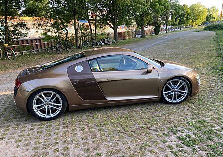 Audi R8 4.2 FSI R tronic quattro -