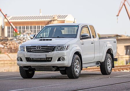Toyota Hilux Extra Cab Life 4x4