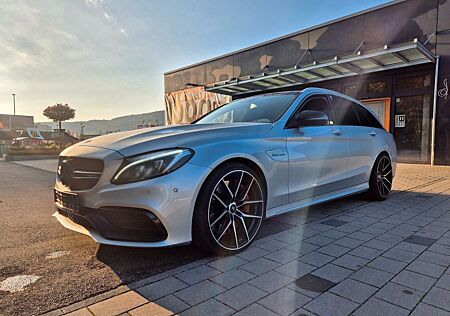 Mercedes-Benz C 63 AMG gebraucht kaufen Mercedes-Benz C 63 AMG C 63 S AMG