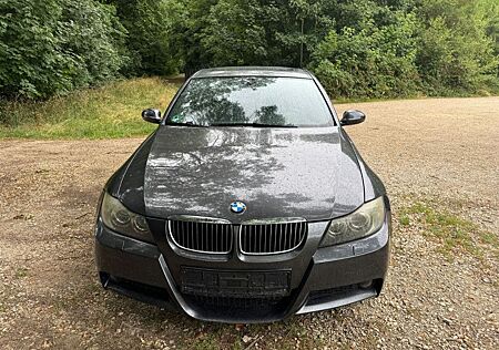 BMW 330xi - AUTOMATIKGETRIEBE