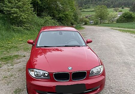 BMW 118i Baureihe 1 Limousine /Sitzheizung