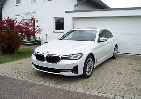 BMW 530e xDrive Head/EGSD/Keyless/Kam/18"/Laser/I.Hd