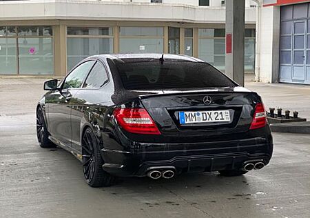 Mercedes-Benz C 350 gebraucht kaufen Mercedes-Benz C 350 Coupé AMG-Line - LaChanti - AlcantaraLenkr