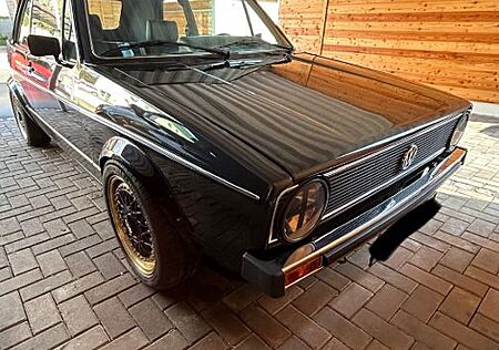 VW Golf Volkswagen 1 Cabrio Erdbeerkörbchen