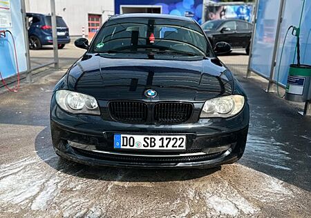 BMW 118i - E81